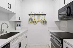 8310 Regents Rd, San Diego, CA 92122 - Photo 4