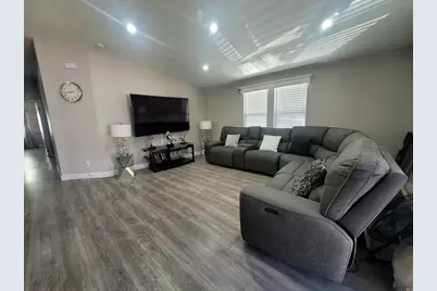 121 Orange Avenue #77, Chula Vista, CA 91911 - Photo 2