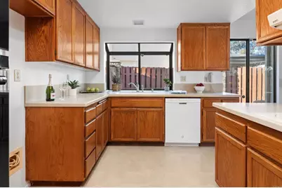 895 Mesa Place, Chula Vista, CA 91910 - Photo 10