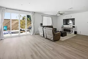 34392 Lapis Ct, Murrieta, CA 92563 - Photo 12