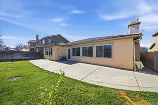 31855 McCartney Dr, Winchester, CA 92596 - Photo 32
