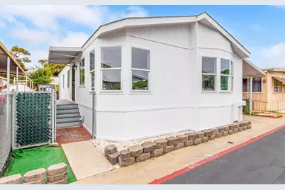 35 Parkwood Lane, Oceanside, CA 92054 - Photo 2