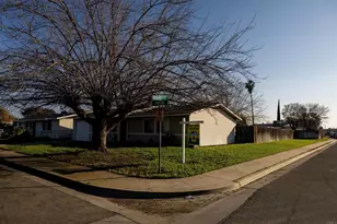 1410 Grayson Cir, Firebaugh, CA 93622 - Photo 24