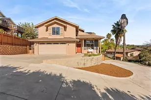209 Journeys End, Vista, CA 92083 - Photo 2