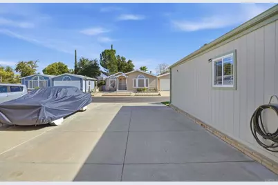 1481 Martinique Drive, Hemet, CA 92543 - Photo 48