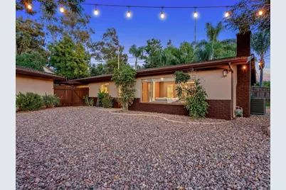 1130 Pebble Springs Lane, Escondido, CA 92026 - Photo 10