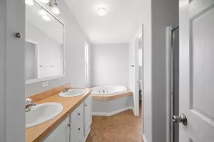 12824 Granada Dr, Poway, CA 92064 - Photo 10