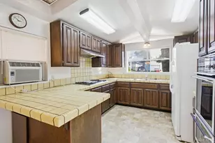 75 E Naples St, Chula Vista, CA 91911 - Photo 8