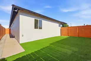 702-4 Oaklawn Ave, Chula Vista, CA 91910 - Photo 6