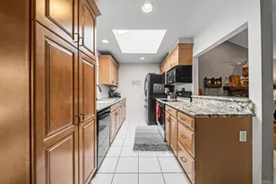 6880 Barker Way, San Diego, CA 92119 - Photo 12