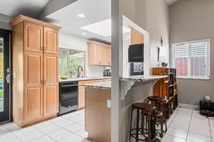 6880 Barker Way, San Diego, CA 92119 - Photo 10