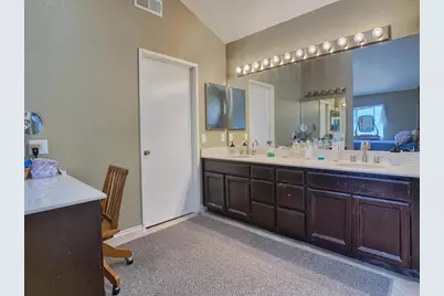 10027 Vallata Court, Spring Valley, CA 91977 - Photo 32