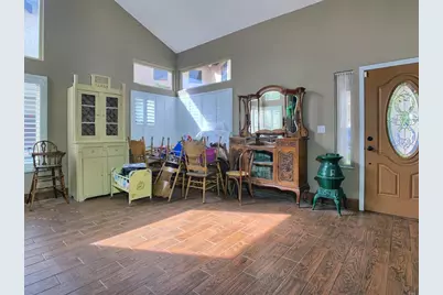 10027 Vallata Court, Spring Valley, CA 91977 - Photo 18