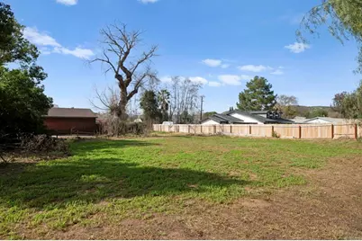 13314 Lakeshore Drive, Lakeside, CA 92040 - Photo 18