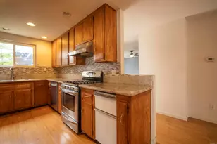 5610 Chateau Dr, San Diego, CA 92117 - Photo 4