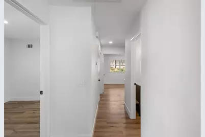 22945 Magnolia Glen Drive, Valencia, CA 91354 - Photo 16