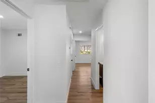 22945 Magnolia Glen Dr, Valencia, CA 91354 - Photo 16