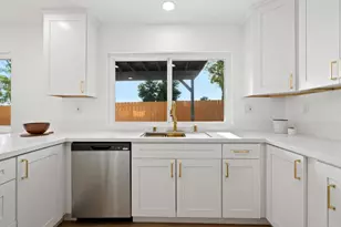 2858 Lehigh Ct, Oceanside, CA 92056 - Photo 14