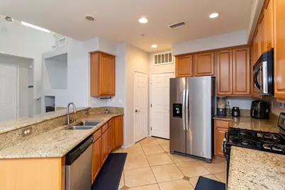 7283 Isabella Villa Court, Highland, CA 92346 - Photo 6