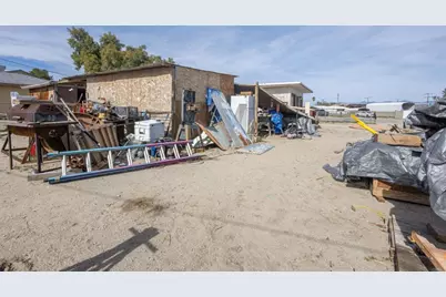 13765 Fremont St, Trona, CA 93562 - Photo 24