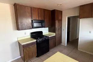 15170 Kingsway Dr, Lake Elsinore, CA 92530 - Photo 4