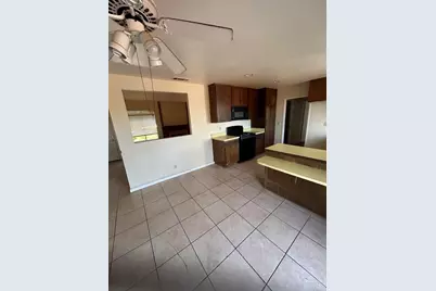 15170 Kingsway Drive, Lake Elsinore, CA 92530 - Photo 2