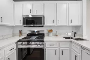 231 Riverview Way, Oceanside, CA 92057 - Photo 4