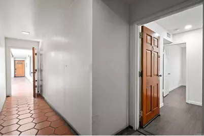 2560 C Street #15, San Diego, CA 92102 - Photo 2
