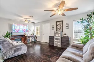 347 E B St, Brawley, CA 92227 - Photo 4