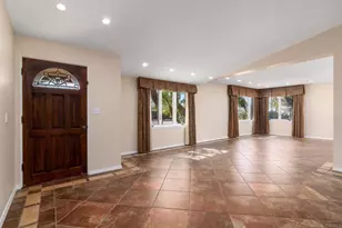 1180 Barcelona Dr, San Diego, CA 92107 - Photo 8