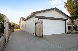 8973 Carley Cir, San Diego, CA 92126 - Photo 44