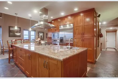 7046 Via Ostiones, Carlsbad, CA 92009 - Photo 26