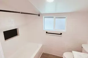 220 Southlook Ave, San Diego, CA 92113 - Photo 10