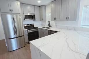 220 Southlook Ave, San Diego, CA 92113 - Photo 6