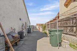 383 Vecino Ct, Spring Valley, CA 91977 - Photo 8