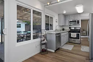 5676 Chateau Dr, San Diego, CA 92117 - Photo 14