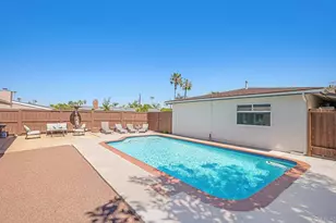 5676 Chateau Dr, San Diego, CA 92117 - Photo 30