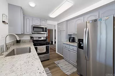 5676 Chateau Dr, San Diego, CA 92117 - Photo 10