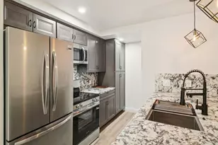 8262 Gilman Dr, La Jolla, CA 92037 - Photo 16