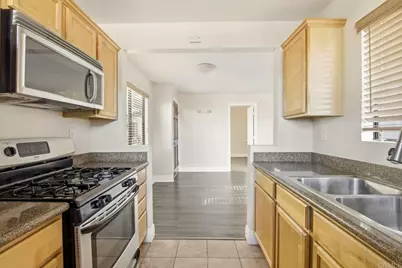 8215 Jade Coast Road, San Diego, CA 92126 - Photo 10