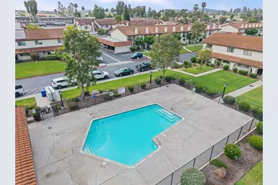 134 Espanas, Escondido, CA 92026 - Photo 30