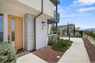 1891 Cosmopolitan Lane #6, Chula Vista, CA 91915 - Photo 2