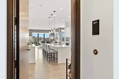 8571 Aspect Dr, San Diego, CA 92108 - Photo 2