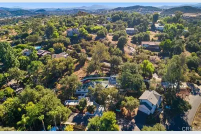 10258 Jesmond Drive, Escondido, CA 92026 - Photo 2