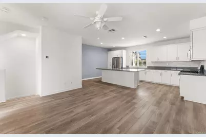 2137 Stellar Way #3, Chula Vista, CA 91915 - Photo 6