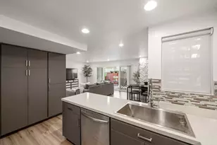 475 N Midway Dr, Escondido, CA 92027 - Photo 16