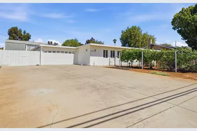 2152 Oak Hill Drive, Escondido, CA 92027 - Photo 2