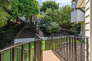 6105 Avenida Chamnez, La Jolla, CA 92037 - Photo 18