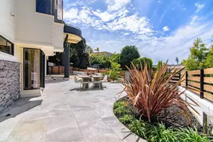 6105 Avenida Chamnez, La Jolla, CA 92037 - Photo 48