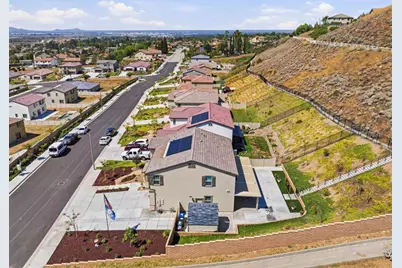 30012 Cabo Del Oeste, Highland, CA 92346 - Photo 14